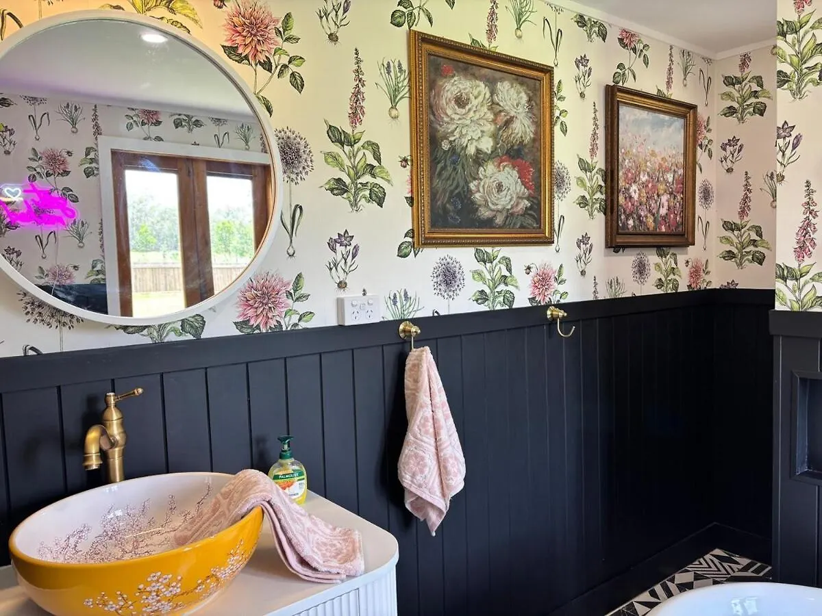 Lenlie Farm Villa Howard